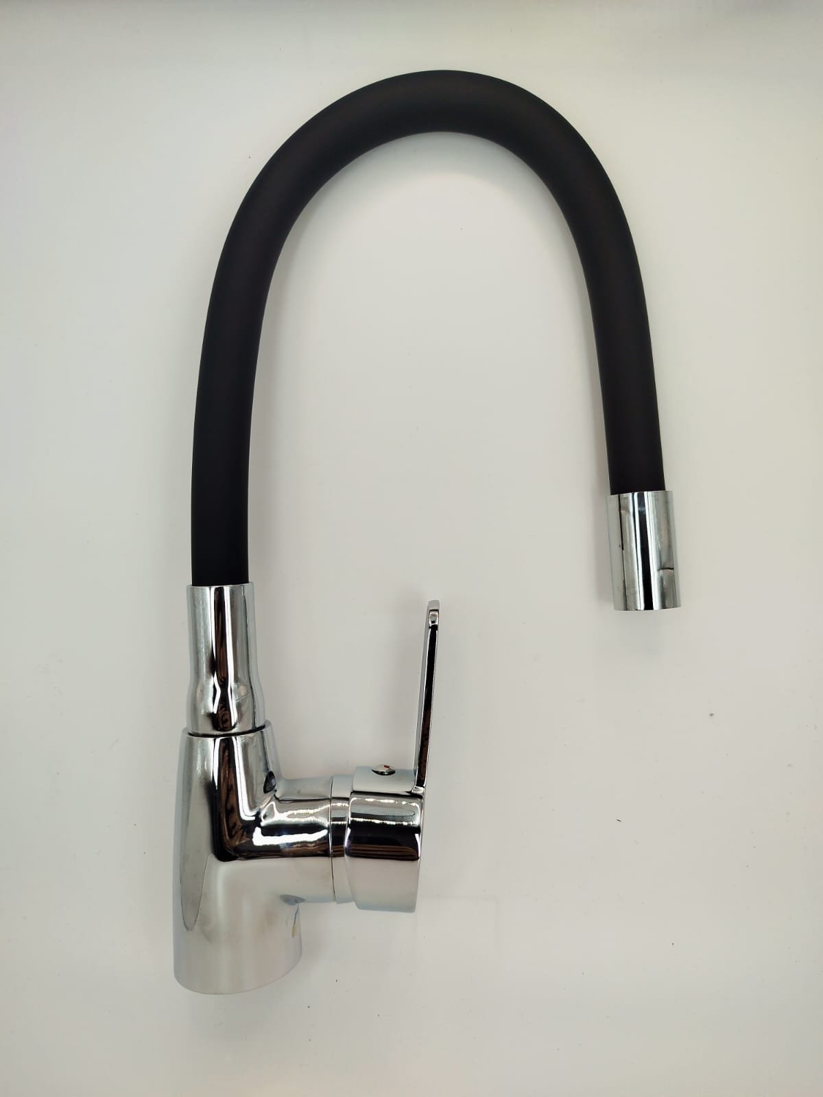 MONOCOMANDO CON PICO FLEXIBLE NEGRO