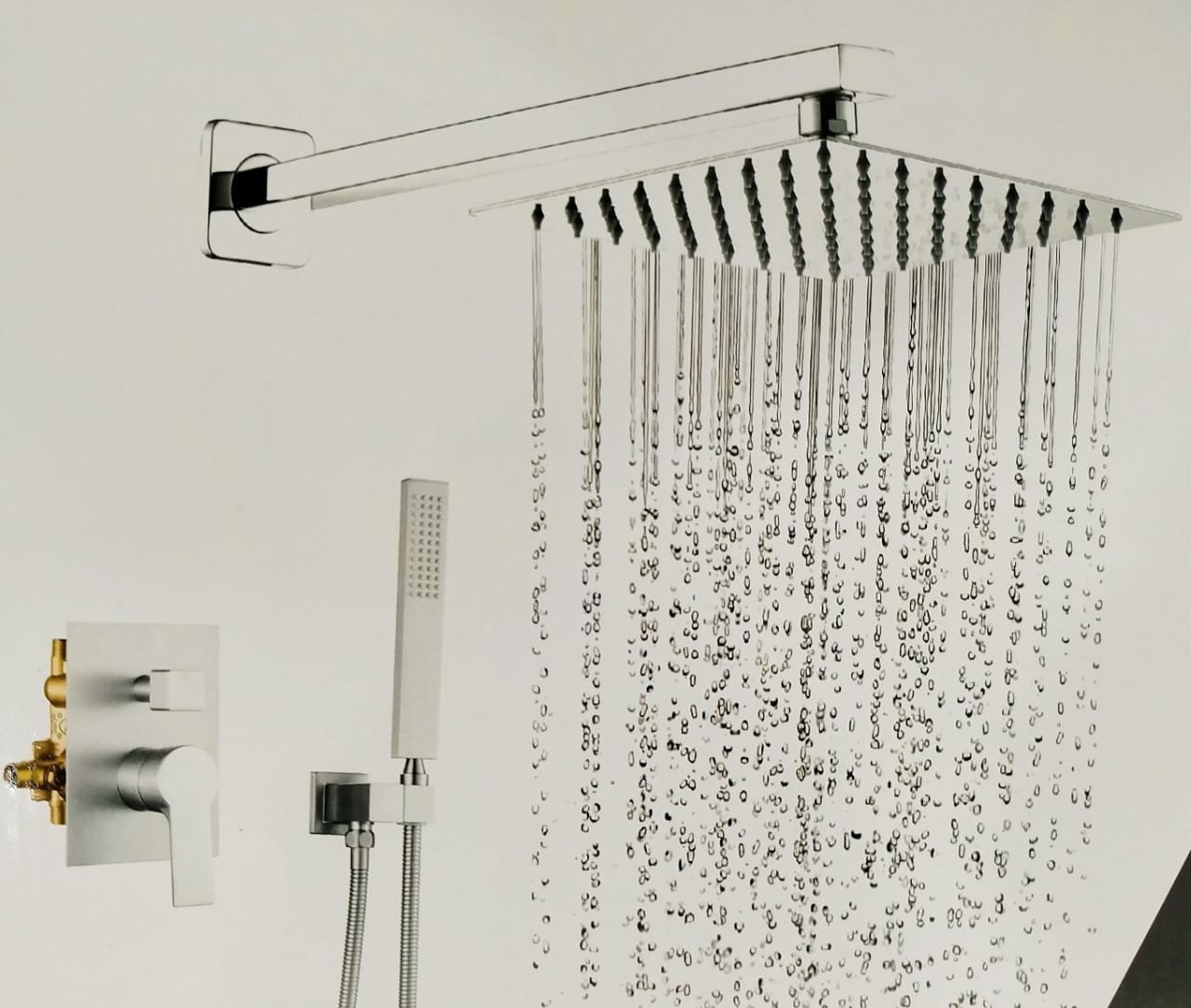 DUCHA MONO DE EMBUTIR CON DUCHADOR +
DUCHA 30X30CM