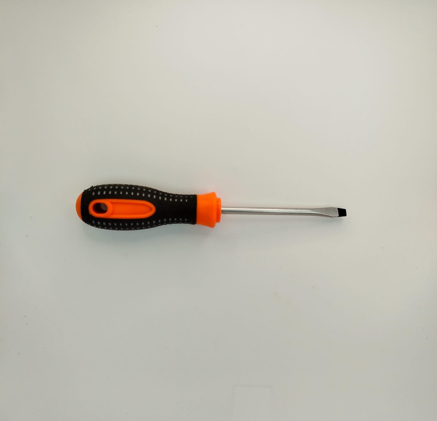 DESTORNILLADOR MANGO ENGOMADO
PLANO 6X100MM