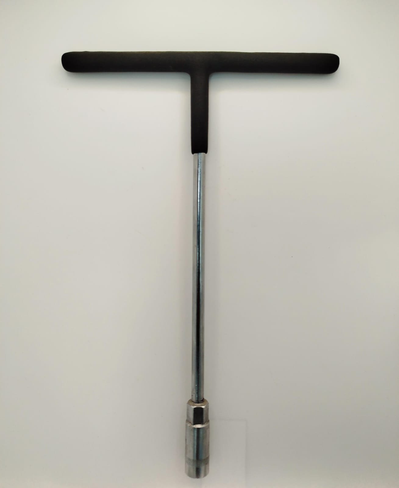 LLAVE "T" MANGO ENGOMADA 11MM AL-086-
12