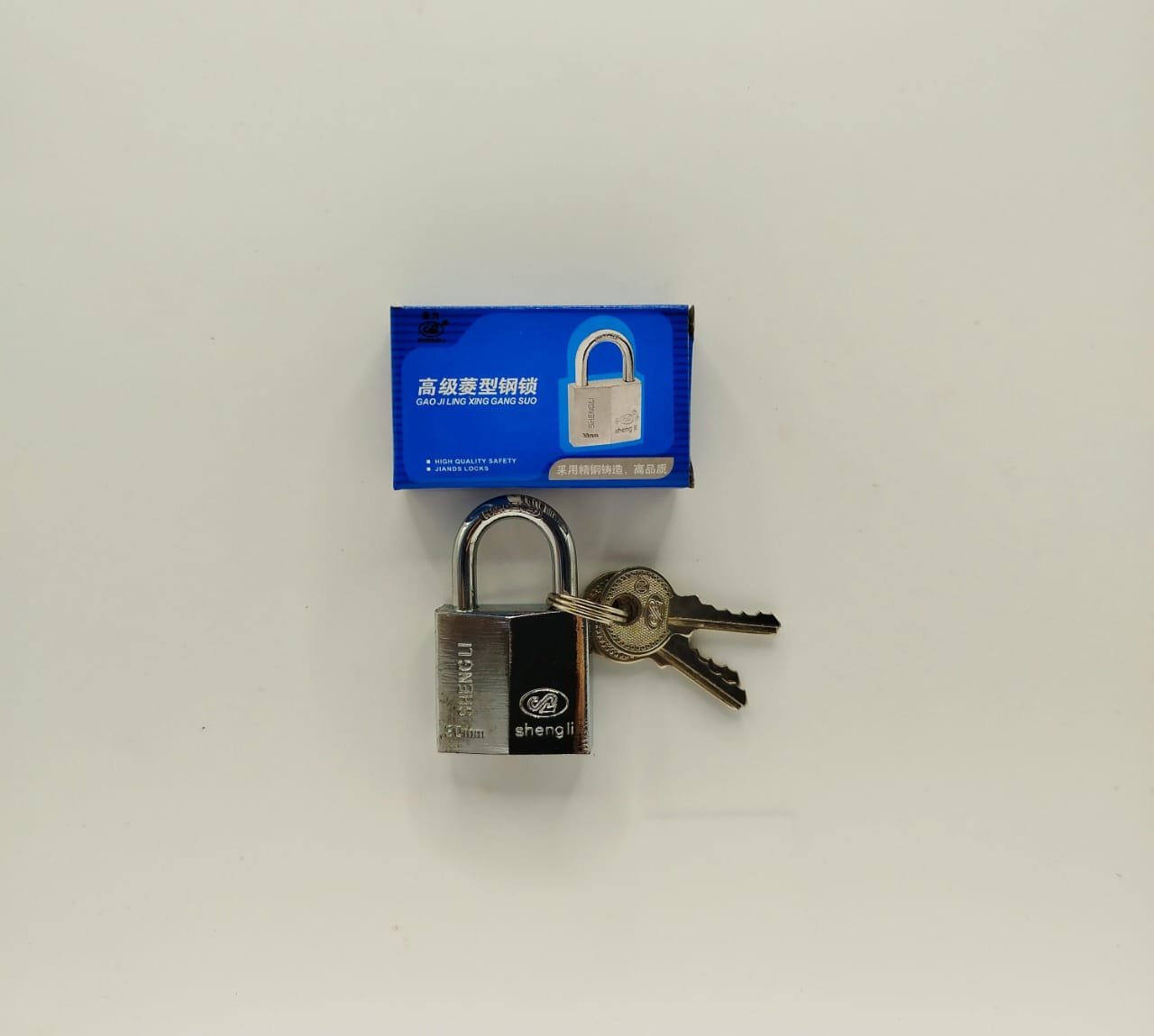 CANDADO CROMADO 60 MM
(TAMBOR BRONCE)